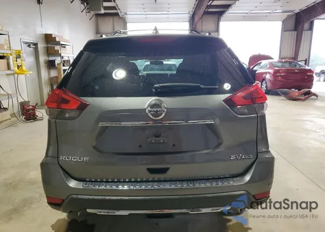 2017 Nissan Rogue Sv z USA, uszkodzony, nr VIN 5N1AT2MV4HC809116